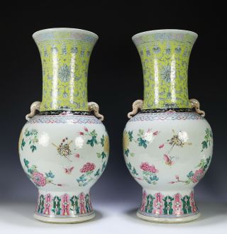 Large Pair Antique Chinese Porcelain Vases with Flowers and Butterflies 4