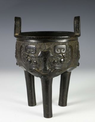 Antique Chinese Bronze Tripod Footed Censer - Ming Dynasty 3