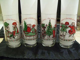 Complete Set Of 4 1977 Holly Hobbie Coca - Cola Christmas Glasses All Different