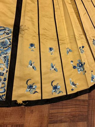 Antique Chinese Qing Dynasty 19th Century Embroidery Silk Yellow Skirt 6