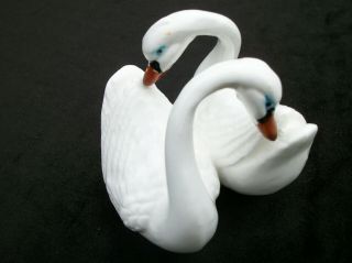 Vintage Swan Figurine Pair White Birds