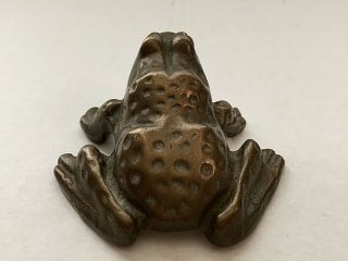 Vintage Small Brass Frog Figurine Paper Weight Home Decor 2