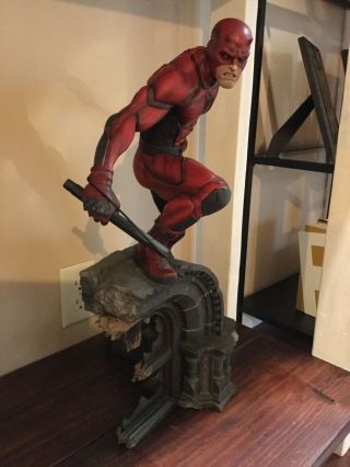 sideshow premium format 1/4 Scale Daredevil statue 2