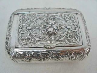 Quality Sterling Silver Repousse Decorated Snuff Box.