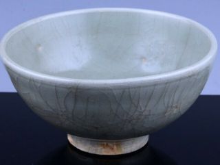 Fine Chinese Song To Early Ming Dynasty Longquan Crackle Glazed Footed Bowl