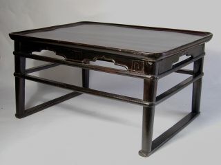 A FINE ANTIQUE JOSEON PERIOD 18TH - 19TH CENTURY KOREAN LACQUERED WOOD LOW TABLE 6