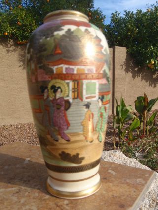 Stunning Vintage Japanese Satsuma Vase Hand Painted Signed