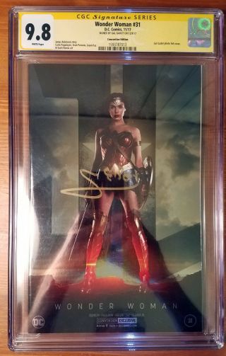Wonder Woman 31 Nycc Convention Variant Comic Cgc 9.  8 Ss Signed By Gal Gadot