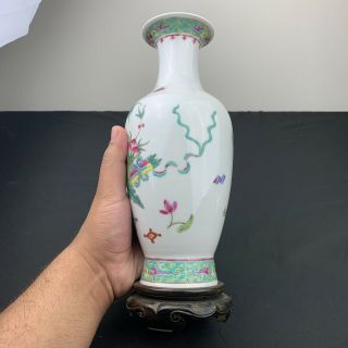 Colorful Antique Early 20th Century Chinese Porcelain Vase With Precious Objects 8