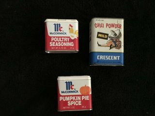 3 Mccormick Crescent Spice Tins Pumpkin Pie Poultry Seasoning Chili Powder