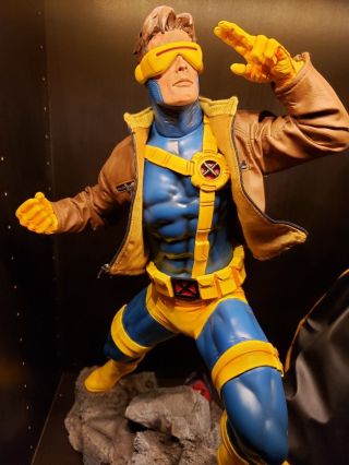 Cyclops X - Men Premium Format Statue 1/4 Scale Sideshow Collectibles Marvel.