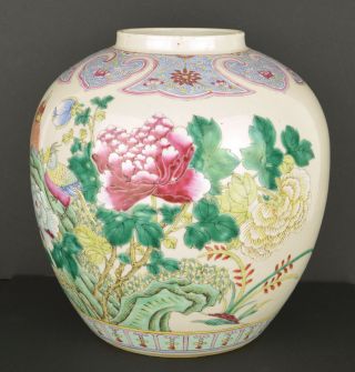 A LARGE CHINESE FAMILLE ROSE PORCELAIN JAR WITH BIRDS - 19TH CENTURY 5