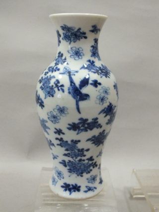A CHINESE PORCELAIN VASE WITH BIRDS AND FOLIAGE DECOR 19TH CENTURY 5