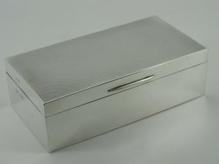 Solid Sterling Silver Engine Turned Table Cigarette Box Birmingham 1964 545g