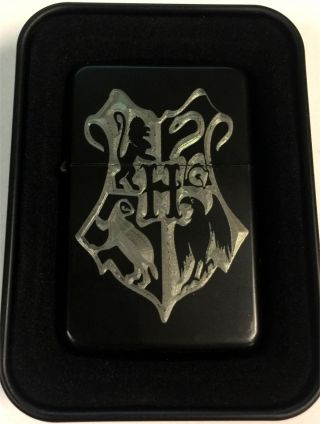Hogwarts Crest Harry Potter Black Engraved Cigarette Lighter Len - 0199