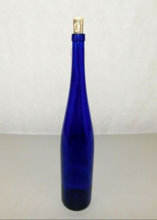 1.  5 L Cobalt Blue Glass Member 