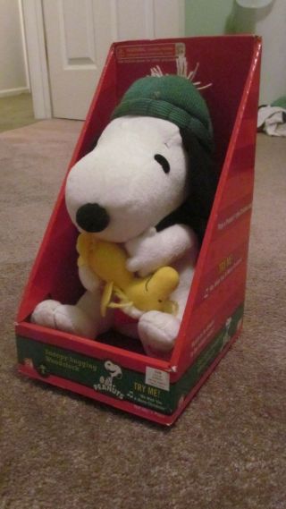 Snoopy Hugging Woodstock Plush Plays We Wish You A Merry Christmas
