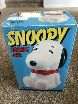 Vintage Snoopy Ceramic Cookie Jar Benjamin & Medwin 10 " X 6 "