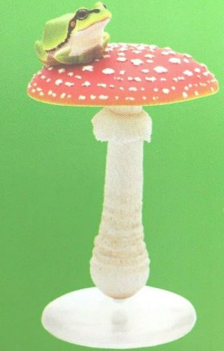 Nature Techni Colour Mini Figure Japanese Tree Frog On Mushroom Fly Agaric
