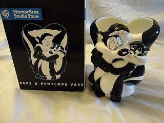 Warner Bros.  Studio Store Pepe Le Pew & Penelope Vase 1997