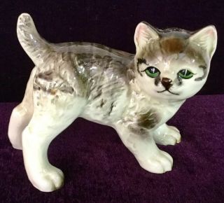 Vintage Porcelain Cat/kitten Figurine/nicknack Japan