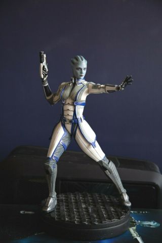 Liara From Mass Effect - - 1/4 Scale Statue From Gaming Heads