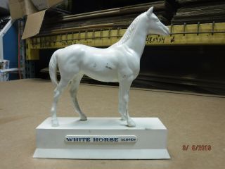 Vintage White Horse Scotch Whiskey Pub Statue Bar Counter Display England