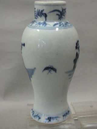 (b) A CHINESE PORCELAIN VASE WITH FIGURES IN A GARDEN DECOR 19TH CENTURY 5