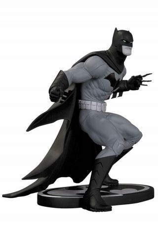 Dc Collectibles Batman By Greg Capullo Black And White Statue (second Edition)