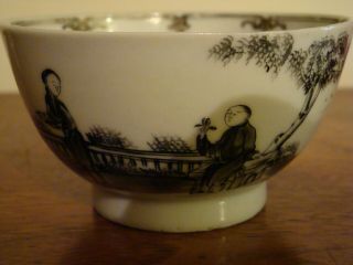 A LARGE 18TH CENTURY CHINESE TEA BOWL PAINTED WITH FIGURES IN A LANDSCAPE 2