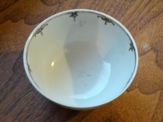 A LARGE 18TH CENTURY CHINESE TEA BOWL PAINTED WITH FIGURES IN A LANDSCAPE 4