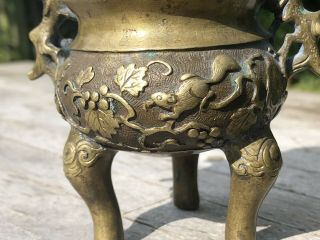 CHINESE 18TH CENTURY BRONZE QING DYNASTY SCHOLARS CENSER DECORATED SQUIRRELS 7