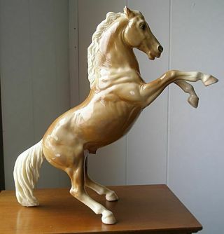 Vintage Breyer Glossy Palomino Fighting Stallion " King " 33