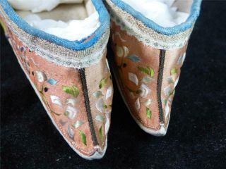 ANTIQUE 19TH CENTURY CHINESE EMBROIDERED SILK LOTUS SHOES BOUND FEET 8