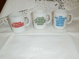 VINTAGE SET OF 3 SNOOPY MILK GLASS CUP/MUGS.  FIRE KING.  ANCHOR HOCKING - 3