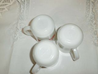 VINTAGE SET OF 3 SNOOPY MILK GLASS CUP/MUGS.  FIRE KING.  ANCHOR HOCKING - 5