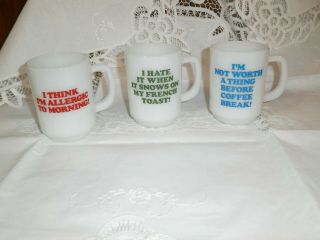 VINTAGE SET OF 3 SNOOPY MILK GLASS CUP/MUGS.  FIRE KING.  ANCHOR HOCKING - 7