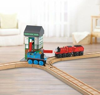 Fisher - Price Thomas & Friends Wooden Railway,  Maron Lights&Sounds Signal Shed 4