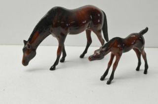 Breyer Hartland Horse family Adult,  Mare set of 2 Toy Figure 3