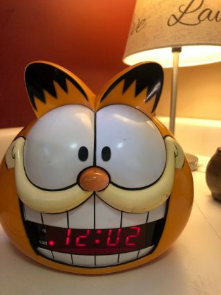 Garfield Head Digital Alarm Clock Sunbeam Model 887 - 99 - Vintage 1990’s