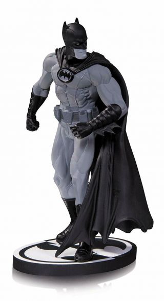 Dc Collectibles Batman Black And White Batman By Gary Frank Statue 137/5200
