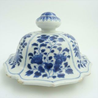 LARGE CHINESE BLUE AND WHITE PORCELAIN VASE COVER,  18TH CENTURY,  KANGXI PERIOD 3