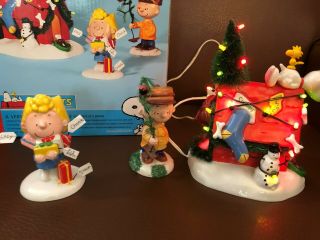 Dept.  56 Peanuts " A Very Snoopy Christmas " Charlie Brown W/tree & Sally