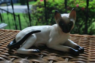 Shafford Reclining Siamese Cat Porcelain Figurine,  Seal Point,  Made In Japan 103