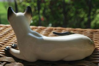 SHAFFORD RECLINING SIAMESE CAT PORCELAIN FIGURINE,  SEAL POINT,  MADE IN JAPAN 103 5