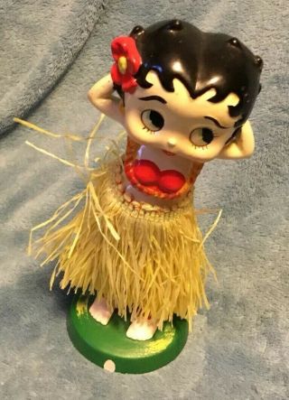Vintage 1984 Betty Boop By Vander Bobble Doll With Straw Skirt