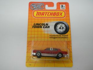 Matchbox Lincoln Town Car Red Mb43 (1)