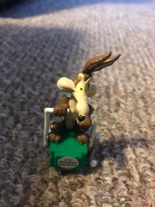 Vintage Applause Warners Bros Looney Tunes Wile E.  Coyote Putting Pvc Figure