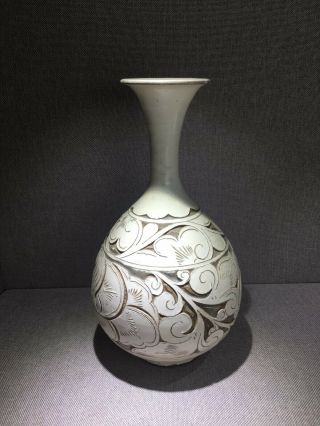 Rare Chinese Cizhou Kiln Carved Flowers Porcelain Vase