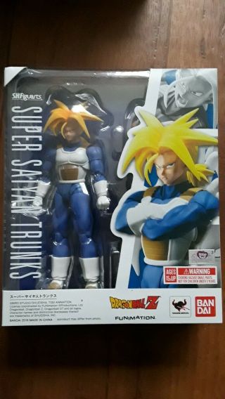 S.  H.  Figuarts Dragonball Z 6 Inch Action Figure Saiyan Trunks Authentic